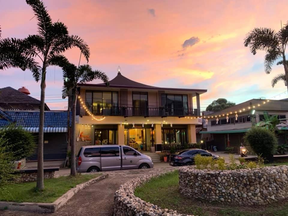 Saranya River House สรัญญาริเวอร์เฮาส์ Mae Ai Buitenkant foto